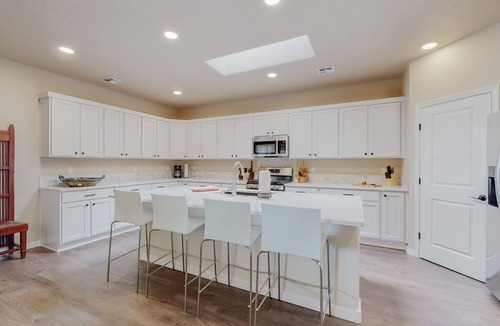 Rio Rancho House | Spacious 4BR/3BA with Amazing Views. Sleeps up to 8.