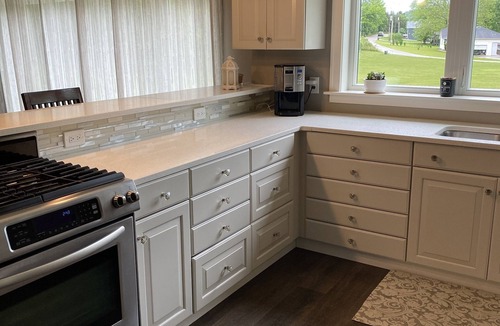 Roach House | Spacious 5 Bedroom, 3.5 Bathroom Lakeview home with a large yard awaits!