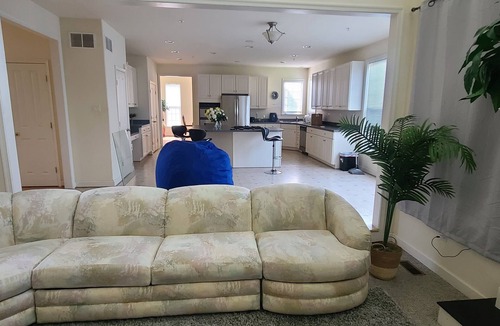 Woodmore House | Spacious 5-bedroom 4-bath house with office in Bowie AC, WiFi. Enjoy your stay