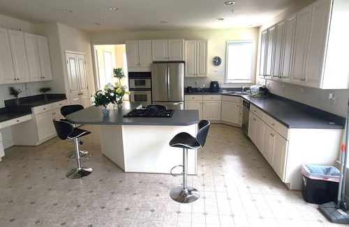 Woodmore House | Spacious 5-bedroom 4-bath house with office in Bowie AC, WiFi. Enjoy your stay