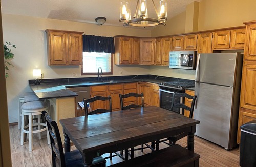 Berkley House | Spacious 5-bedroom house with WiFi, AC in charming Arvada