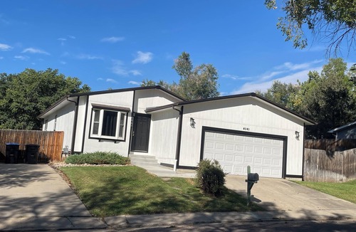 Berkley House | Spacious 5-bedroom house with WiFi, AC in charming Arvada