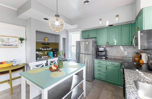 Lochearn House | Spacious 5-bedroom Pineapple House in wonderful Pikesville/10PPL/Pets/WiFi