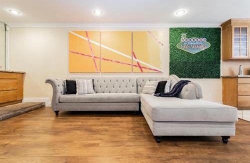 Winchester House | Spacious 5-Bedroom Retreat with Pool Minutes from the Las Vegas Strip