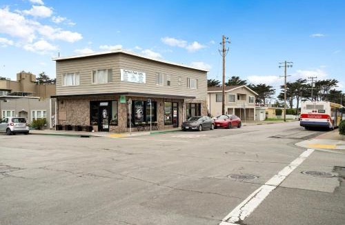 Sharp Park House | Spacious 5BR Coastal Retreat - 8 Beds Beach & Golf