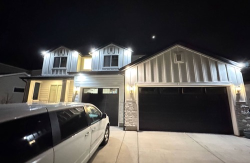 Vineyard House | Spacious and comfortable 5-bedroom house in charming Vineyard Area!