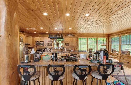Windham Cabin | Spacious Cabin near Hunter & Windham Mountains - 5-25-minute drive - 6 Bedrooms