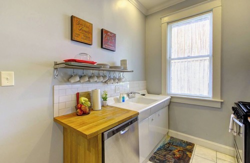 Midtown Apartment | Spacious Colonial | Fireplace | Close to Overton