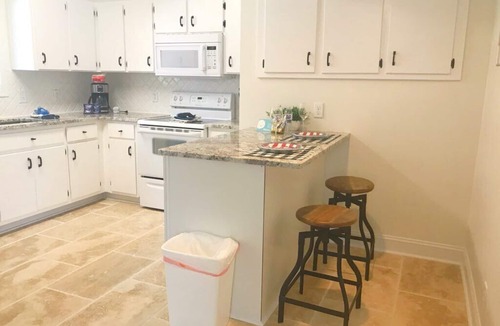 Saint Simons Heights Condo | Spacious Comfortable 2 Bedroom/2 Bath Condo - Gated South End