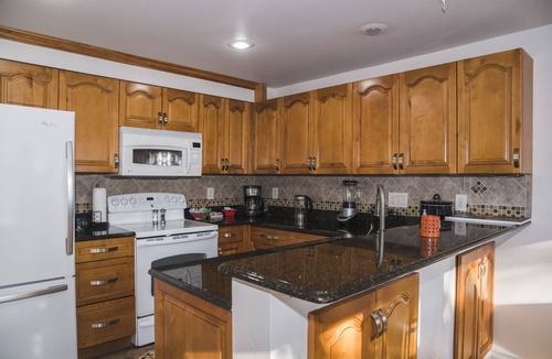 Broadview Apartment | Spacious Cozy, Quiet 5 STAR Apartment & Secured Parking In Seattle