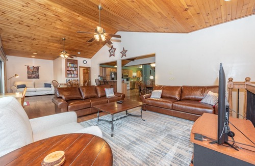 Swanton House | Spacious Dog Friendly Escape w/Hot Tub & Lake Access