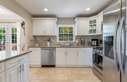 Seabrook House | Spacious Entire Home in delightful Lanham, close to Washington DC