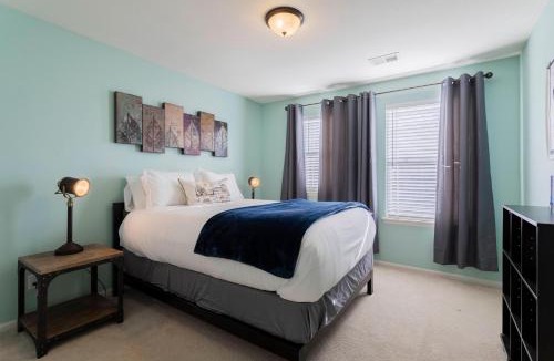 Stapleton House | Spacious Family Friendly Townhome in Central Park