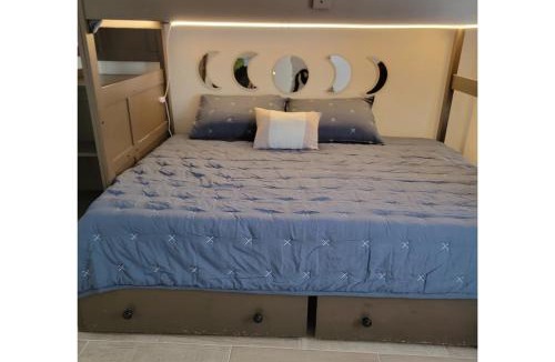 Biggs Field House | Spacious Family Friendly House 10 min to Zaragoza