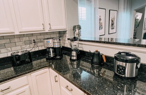 Berkley House | Spacious, Fun, Great for Large Groups 10 min from downtown!