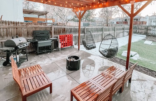 Berkley House | Spacious, Fun, Great for Large Groups 10 min from downtown!