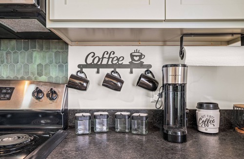 Crossville Cabin | Spacious Get Away: Mt. View Cabin fully equipped kitchen ONLY 15min to Town