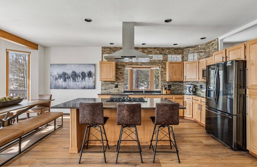Wildernest House | Spacious Getaway w/Mountain Views! Great Rates!