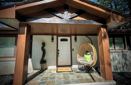 East Point House | Spacious Group-Friendly Atlanta Stay, Fire Pit, Parking+Near Airport+Attractions