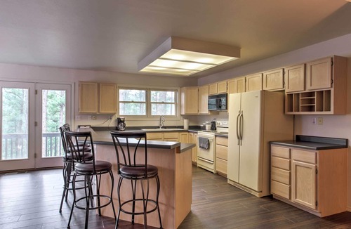 Ruidoso House | Spacious Hideaway in Ruidoso w/Multi-Level Deck!