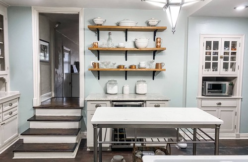 Central Gardens House | Spacious Historic Midtown Memphis Chateau Minutes from Everything