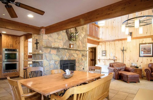 Twin Creek Village House | Spacious Home, 1 Acre, Close to Springs & Skiing!