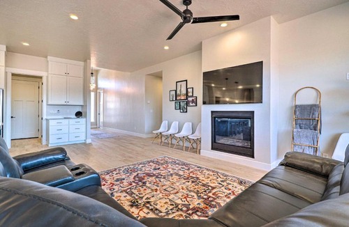 Hurricane House | Spacious Home 3 Mi to Sand Hollow Lake and Golf