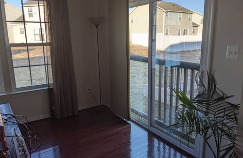 St. Charles House | Spacious Home in the DC suburbs! 30 minutes from DC and the beach!