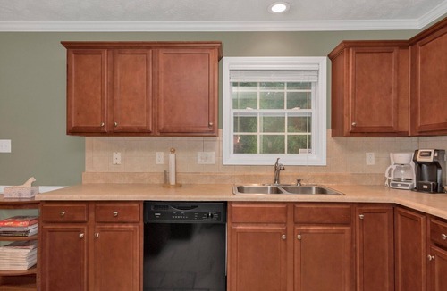 Pine Forest House | Spacious 🏠 Just Minutes From Fort Liberty and Methodist University!