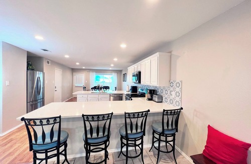 Lewisville House | Spacious Living, BBQ, Minutes to DFW Airport, Sleep 16