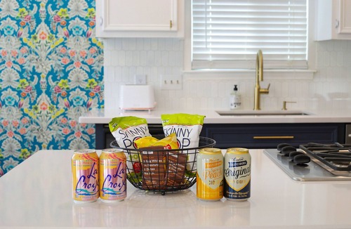 McNeil House | Spacious Modern Home| Pvt Pool | Free WIFI |5 Min. to Domain| 15 min to Downtown