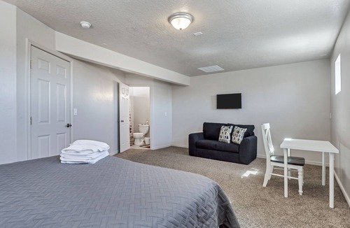 Lakeview House | Spacious & New Guesthouse in Orem - Provo