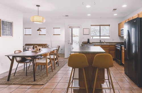 Albuquerque House | Spacious, Quiet Home in Gated Community, Family Friendly, King Bed, 3 Parkings