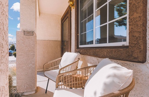 Albuquerque House | Spacious, Quiet Home in Gated Community, Family Friendly, King Bed, 3 Parkings
