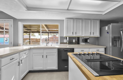 The Colony House | Spacious Ranch Style home in The Colony! Pool, Hot Tub & More!