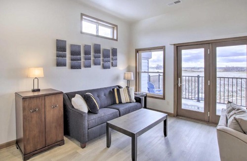 Pipe House | Spacious Recently Built Home Less Than 1 Mi to Lake!