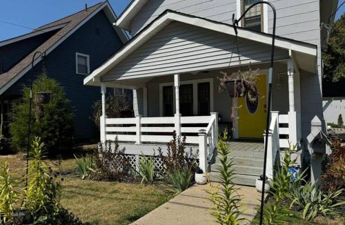 Baltimore House | Spacious Relaxing Baltimore Home with Hot Tub