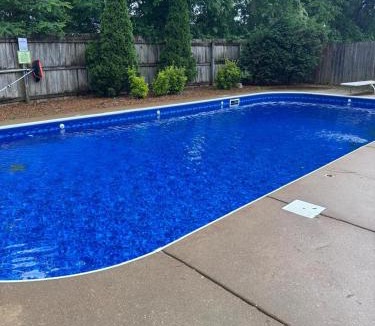 Olive Branch House | Spacious, State Line, Private Pool with king Beds
