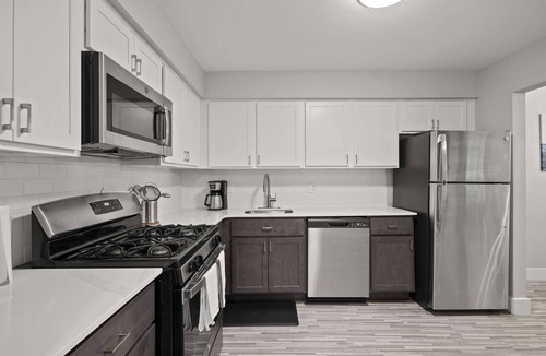 Rochester Apartment | Spacious & Stylish Stay in Rochester, Prime Spot