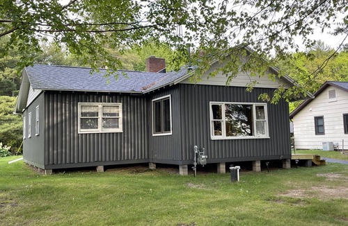 Crandon Cottage | Spacious, three bedroom cottage on beautiful Lake Metonga.