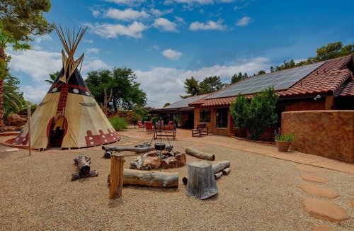 Green Valley North House | Spacious, Unique, Clean, Relaxing with pool/spa