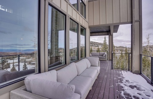 Brian Head Cottage | Spacious Utah Escape w/Balcony & Mountain Views!
