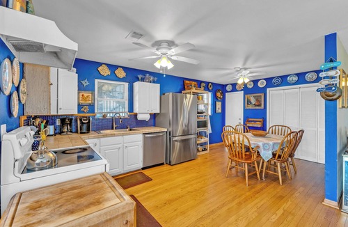 Terramar Beach House | Spacious well decorated Beach Bungalow with view of the beach