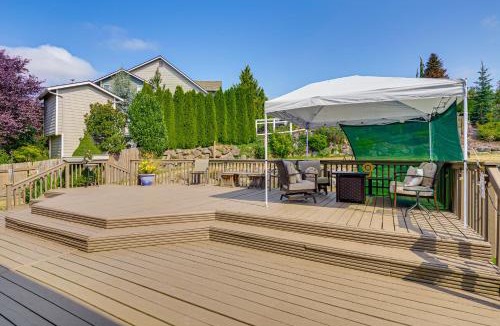 Marysville House | Spacious Yard and Deck Home 8 Mi to Puget Sound!