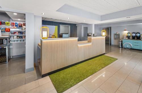 Waldorf Hotel | Spark by Hilton Waldorf