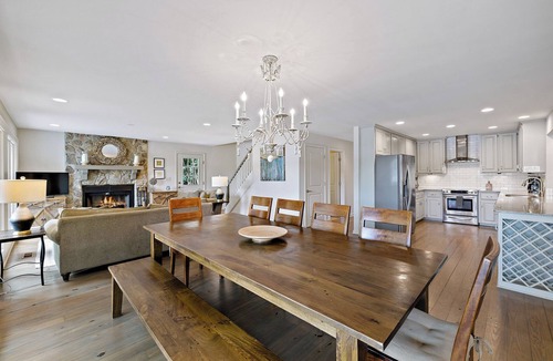 Lake Oconee House | Spectacular 4 BR lakefront home, Private Deep Water Dock on Peninsula
