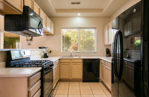 Northeast Heights House | Spectacular Home Northeast Heights- Casino, Golf, Hiking, I-25, Balloon Fiesta