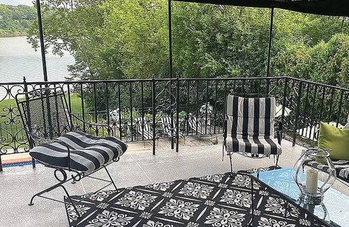 Toledo House | Spend an evening in a Castle and enjoy a meal fit for royalty.