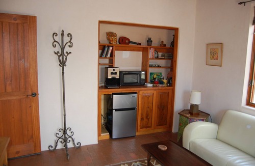 Santa Fe House | Splendid Sunny Guest Suite, Private Bath, Country Setting. Romantic getaway !