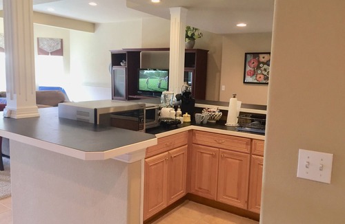 Longmont Apartment | Spread out in a large,1600 sq foot comfort suite 1 bedroom plus additional nook